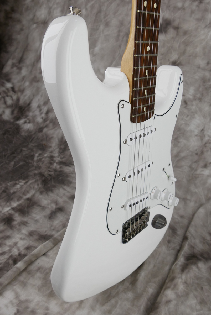 Fender_Stratocaster_from_parts_Mexico_polar_white_2015_2021-005.JPG