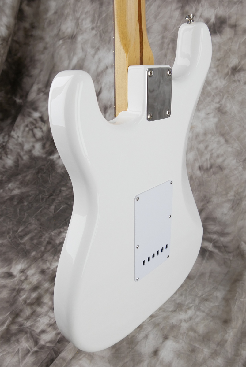 Fender_Stratocaster_from_parts_Mexico_polar_white_2015_2021-007.JPG