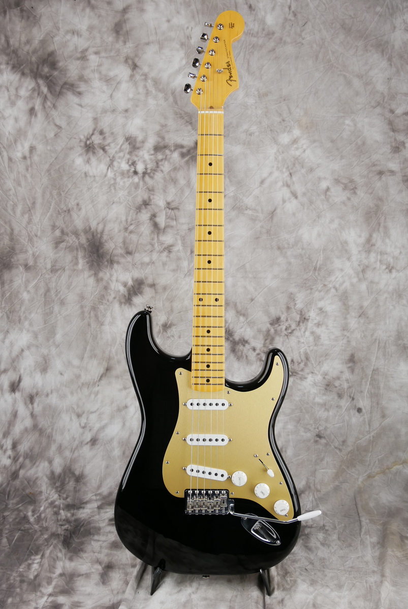 img/vintage/4919/Fender_Stratocaster_USA_Mexico_black_2021-001.JPG