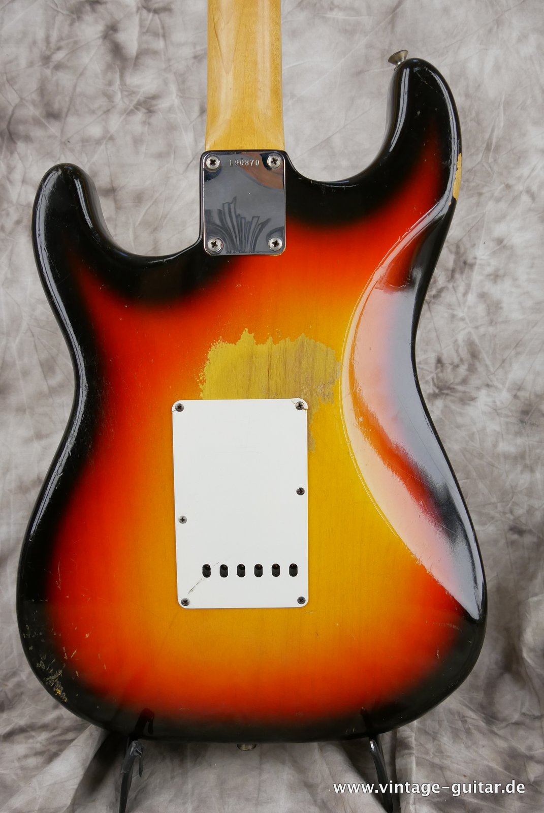 Fender-Stratocaster-1965-sunburst-003.JPG