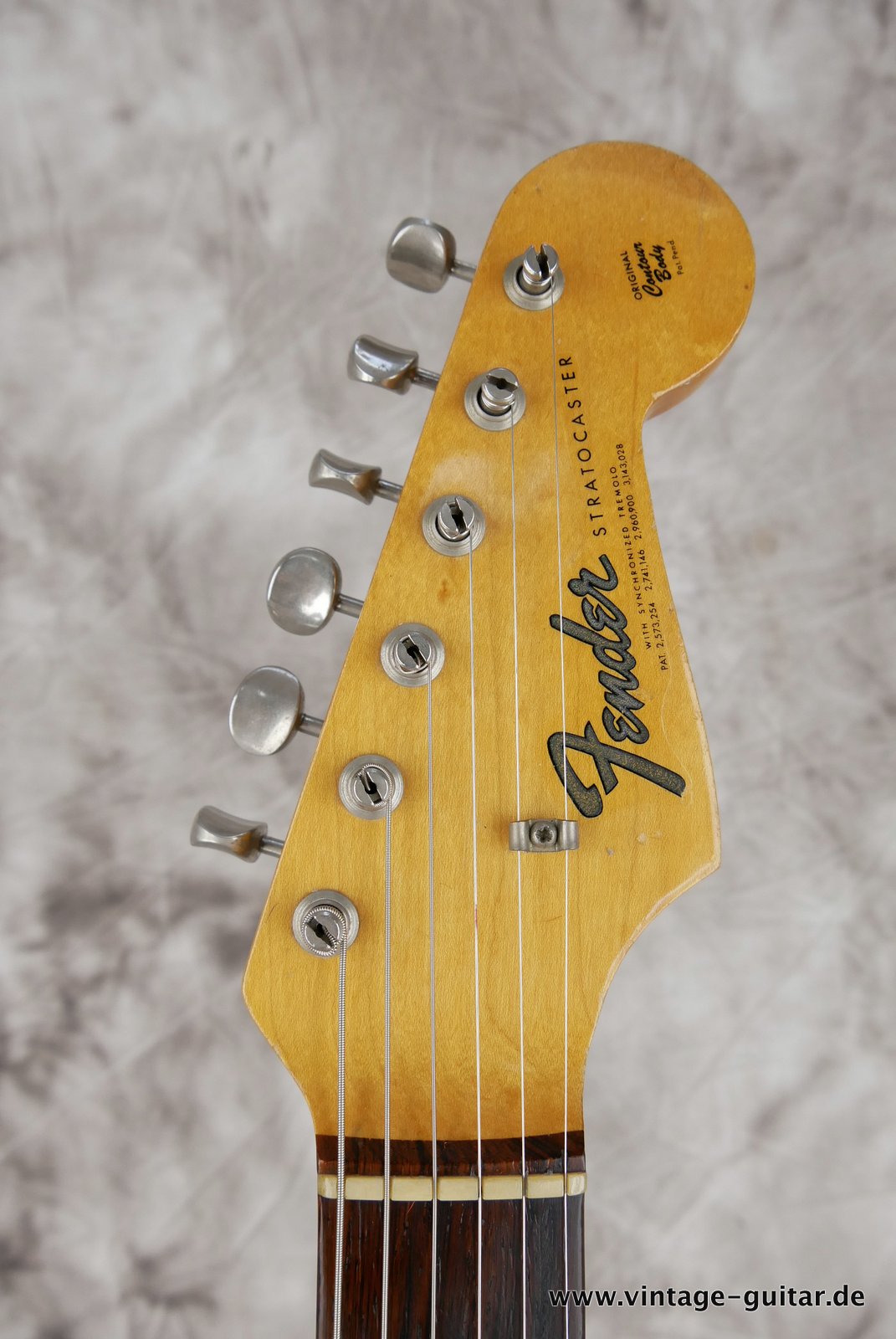 img/vintage/4921/Fender-Stratocaster-1965-sunburst-009.JPG