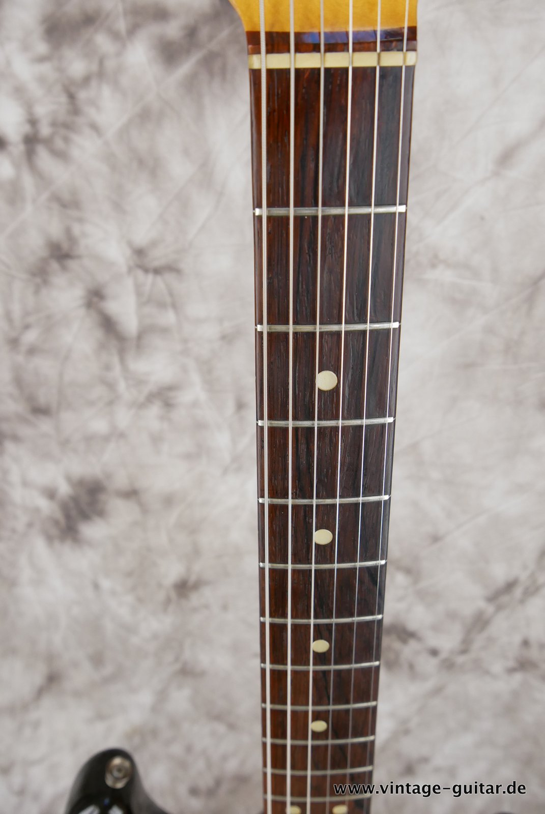 img/vintage/4921/Fender-Stratocaster-1965-sunburst-011.JPG