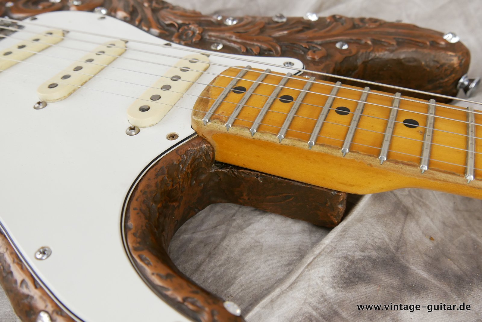 img/vintage/4924/Fender_Stratocaster_Rhinestone_Jon_Douglas_1989-014.JPG