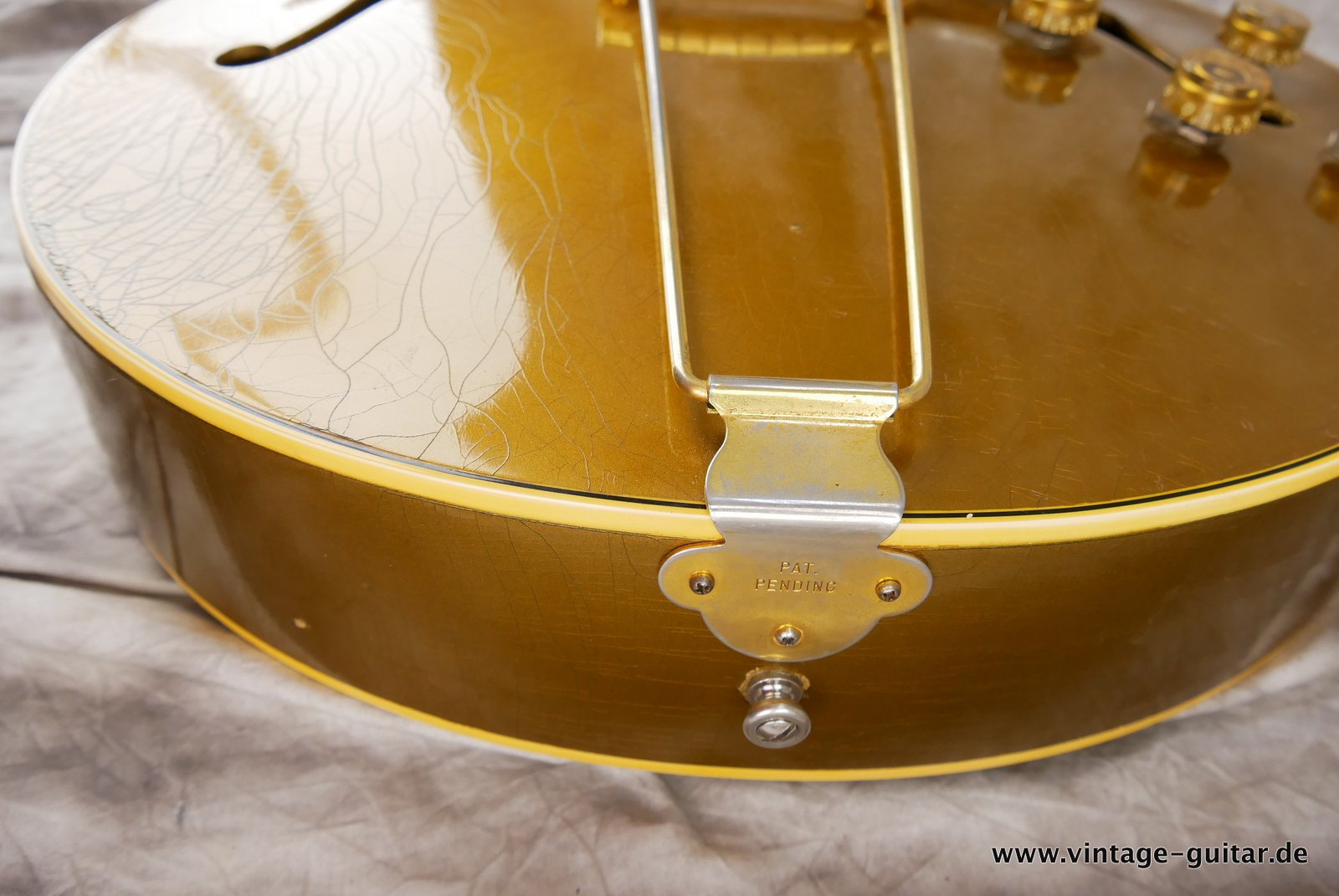 Gibson_ES_295_Scotty_Moore_Goldtop_1952-020.JPG