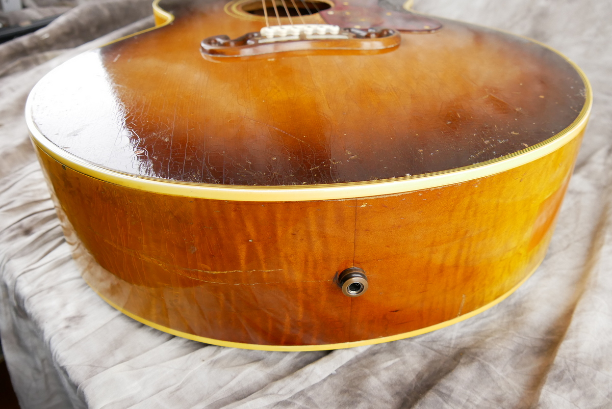 Gibson_J_200_sunburst_1957-021.JPG