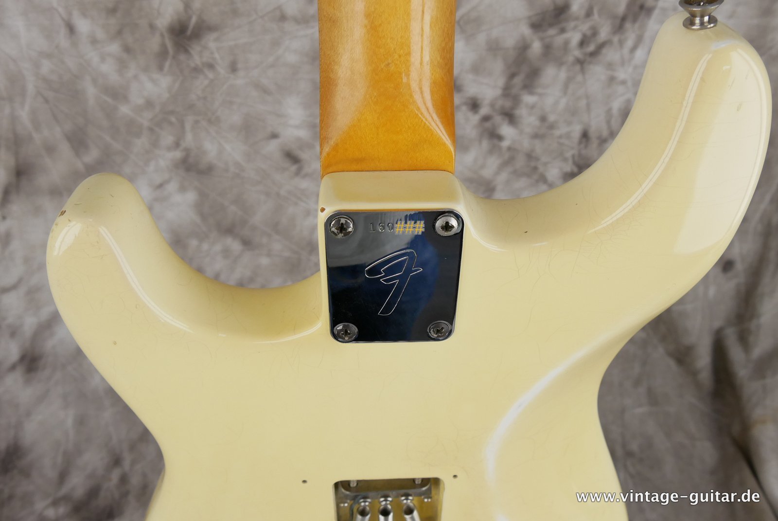 img/vintage/4929/Fender_Stratocaster_olympic_white_refinish_1966-008.JPG