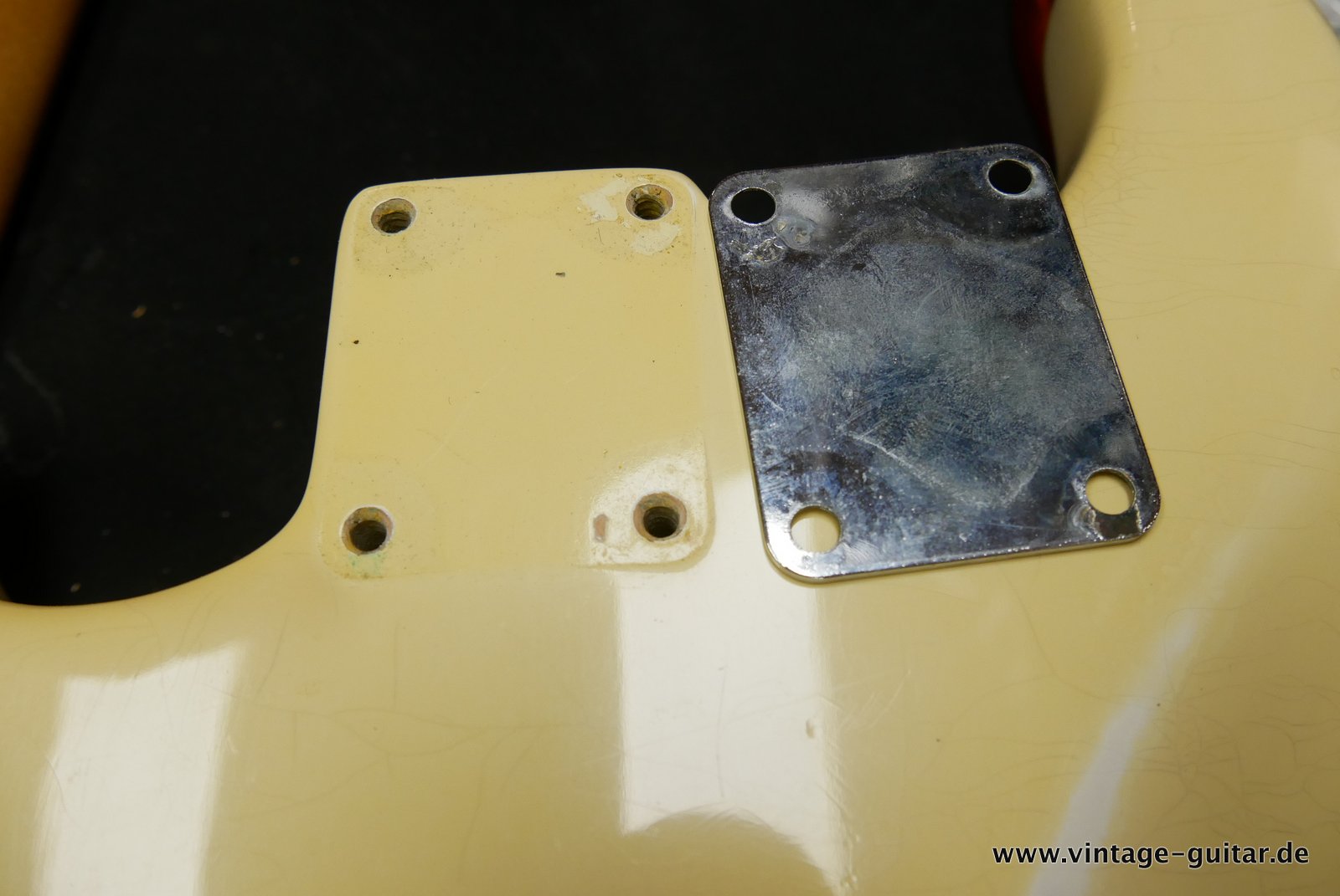 img/vintage/4929/Fender_Stratocaster_olympic_white_refinish_1966-026.JPG