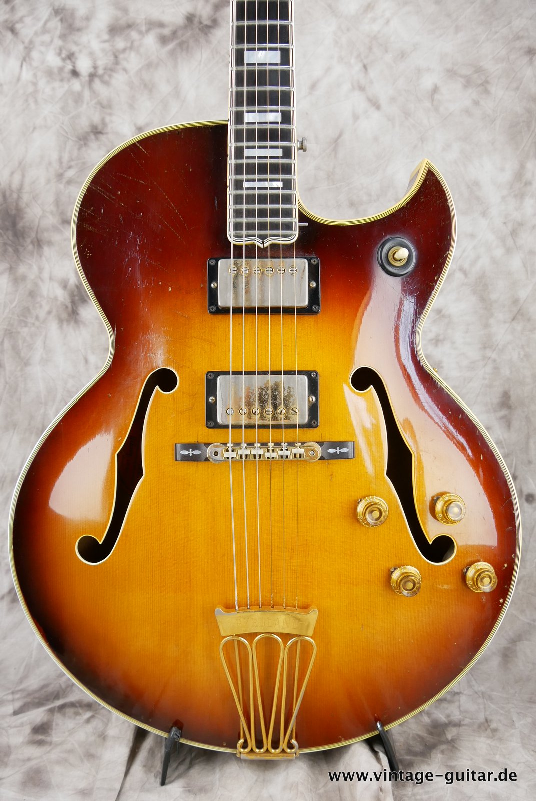 img/vintage/4930/Gibson_Byrdland_sunburst_1961-003.JPG