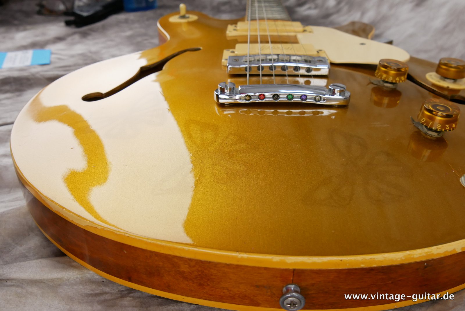 img/vintage/4933/Gibson_Les_Paul_signature_goldtop_1973-018.JPG