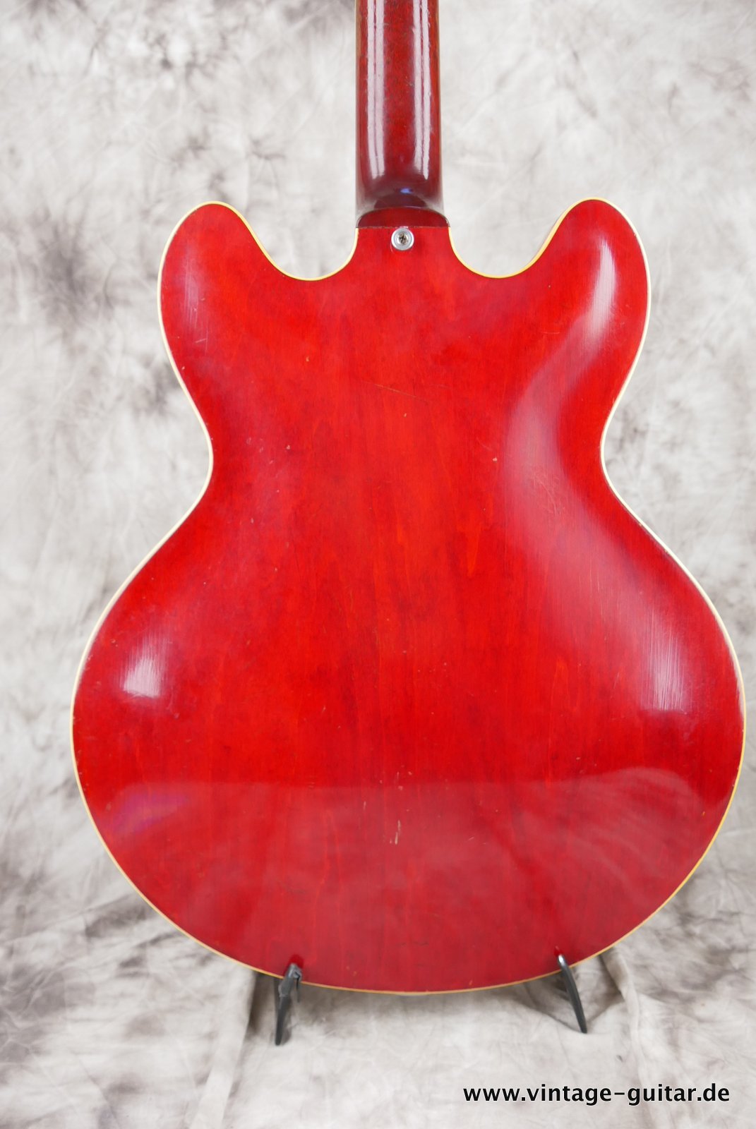 Gibson_ES_335_TDC_cherry_1964-004.JPG