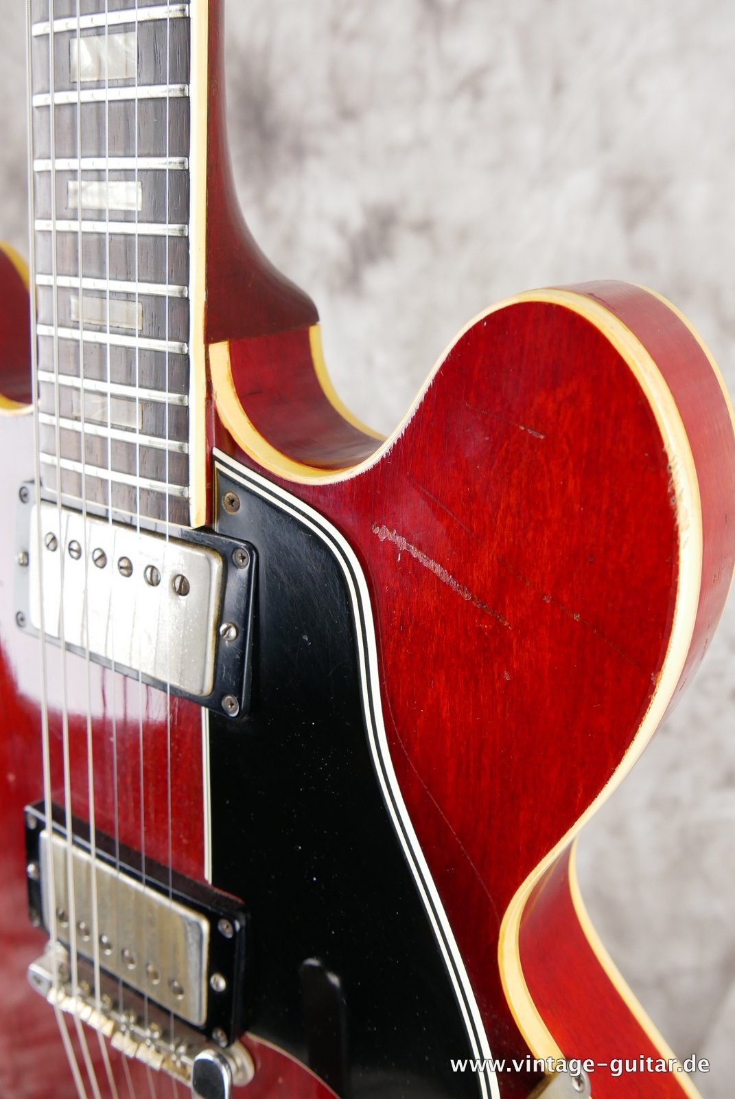 img/vintage/4934/Gibson_ES_335_TDC_cherry_1964-018.JPG