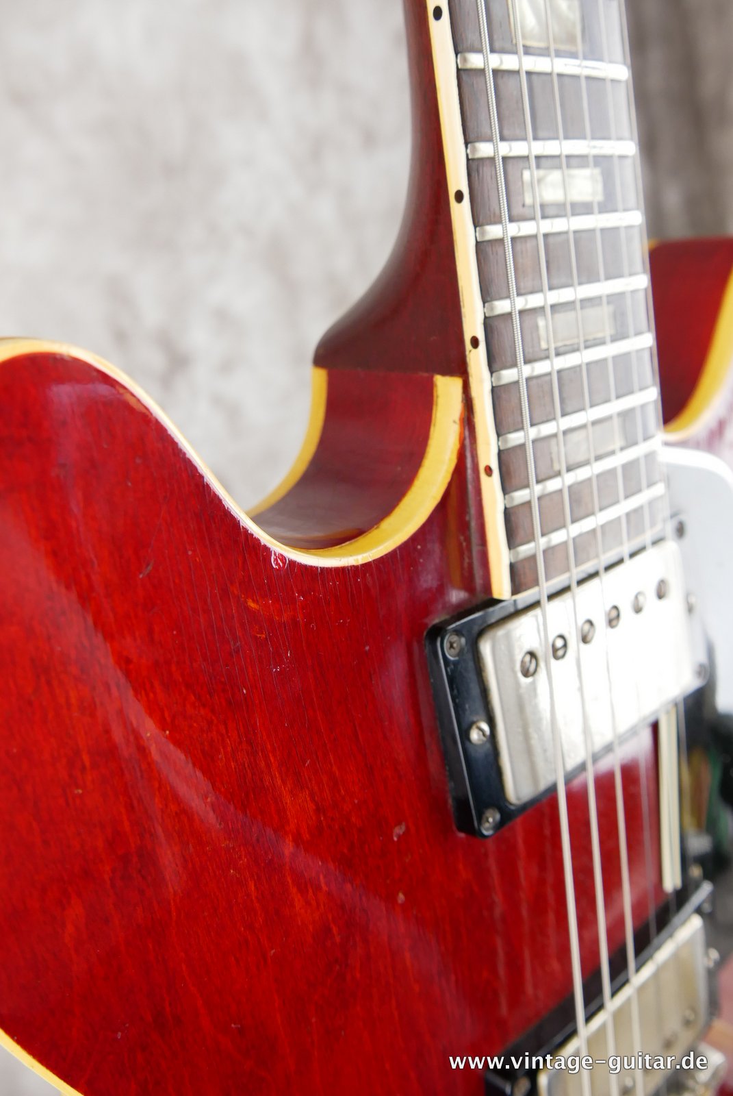 Gibson_ES_335_TDC_cherry_1964-019.JPG