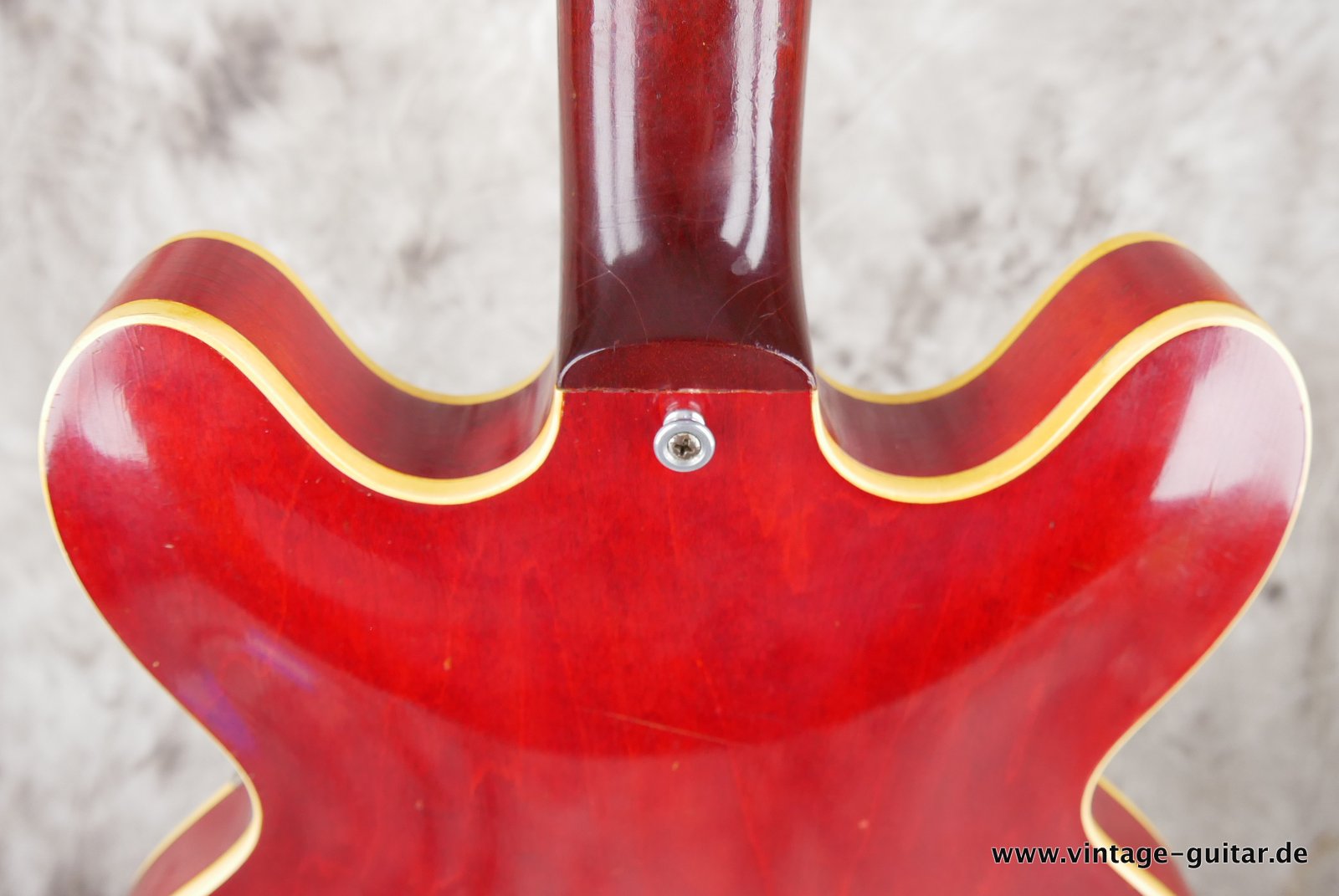 Gibson_ES_335_TDC_cherry_1964-025.JPG