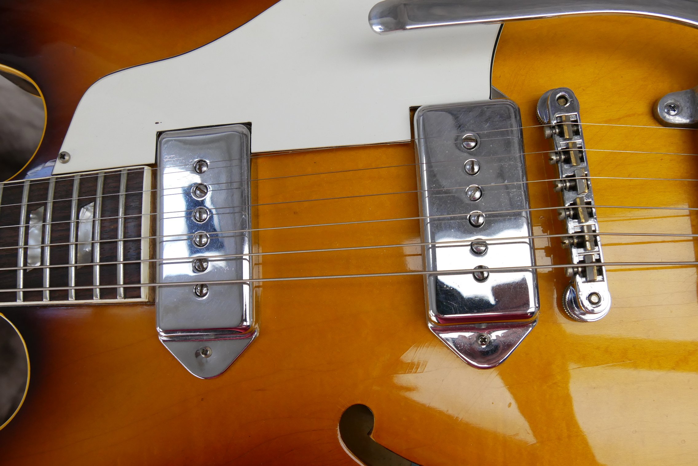 Epiphone-Casino-1967-sunburst-Bigsby-016.JPG