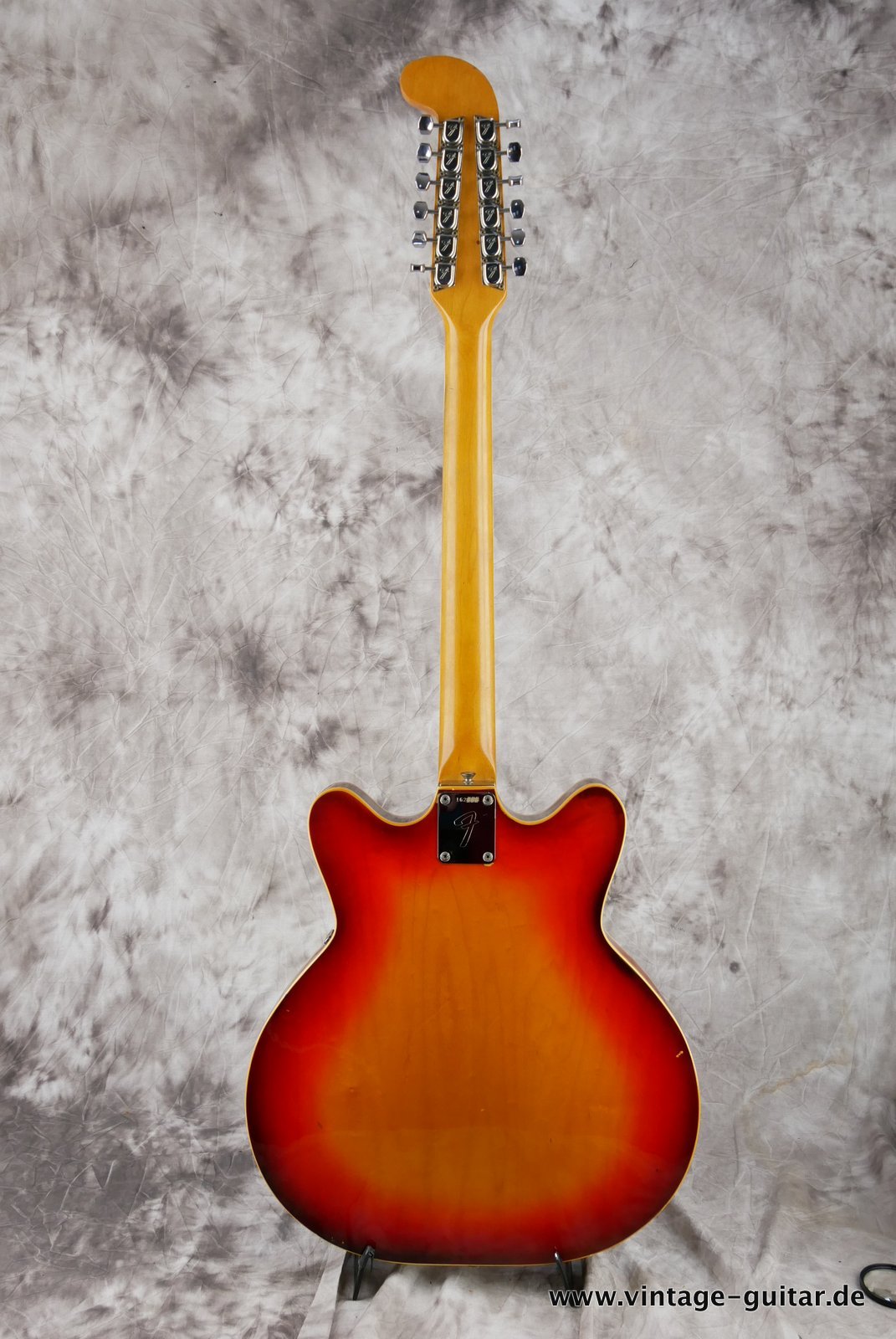 Fender_Coronado_XI_sunburst_1966-002.JPG