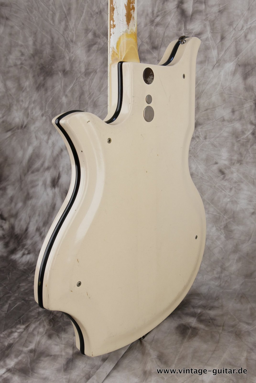 img/vintage/4939/National_Glenwood_fibreglass_body_white_1961-007.JPG