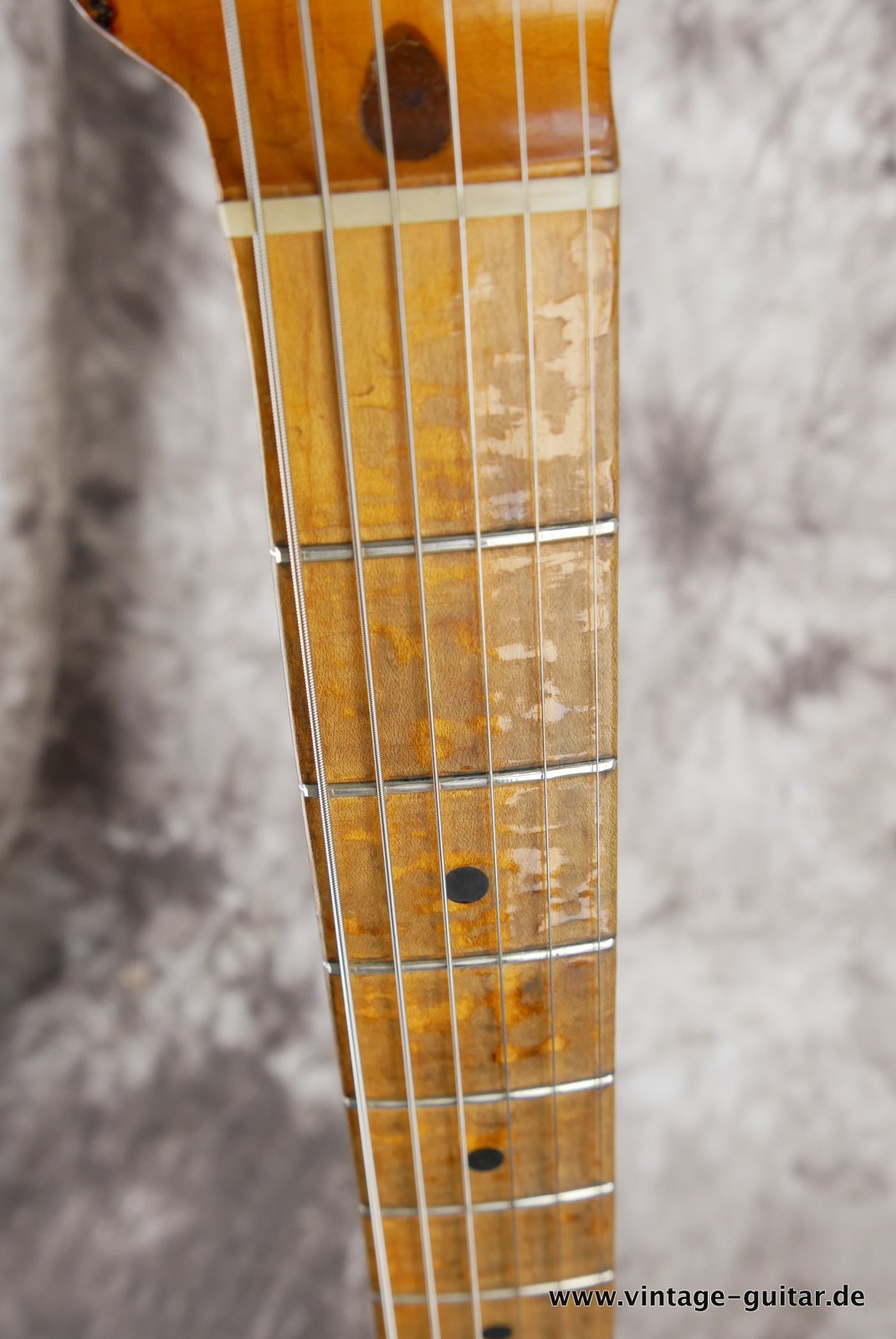 img/vintage/4944/Fender-Stratocaster-1955-012.JPG