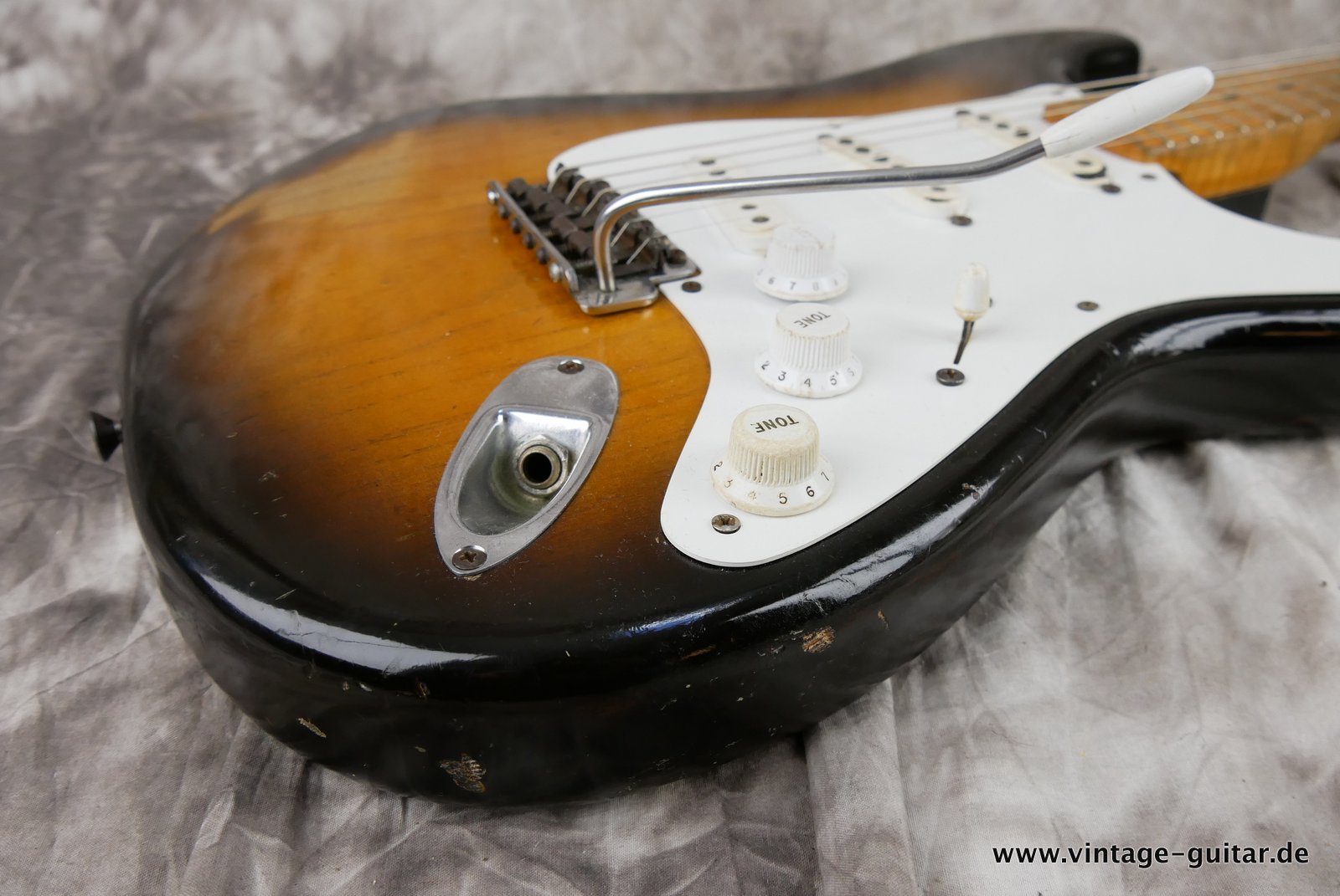 img/vintage/4944/Fender-Stratocaster-1955-021.JPG