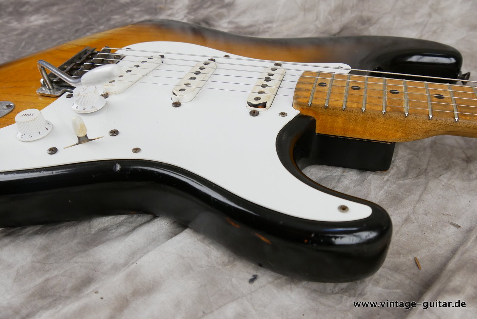img/vintage/4944/Fender-Stratocaster-1955-026.JPG