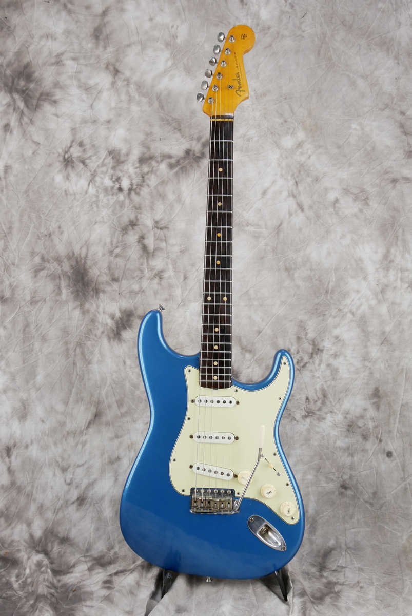 Fender_Stratocaster_lake_placid_blue_refinish_1960-001.JPG