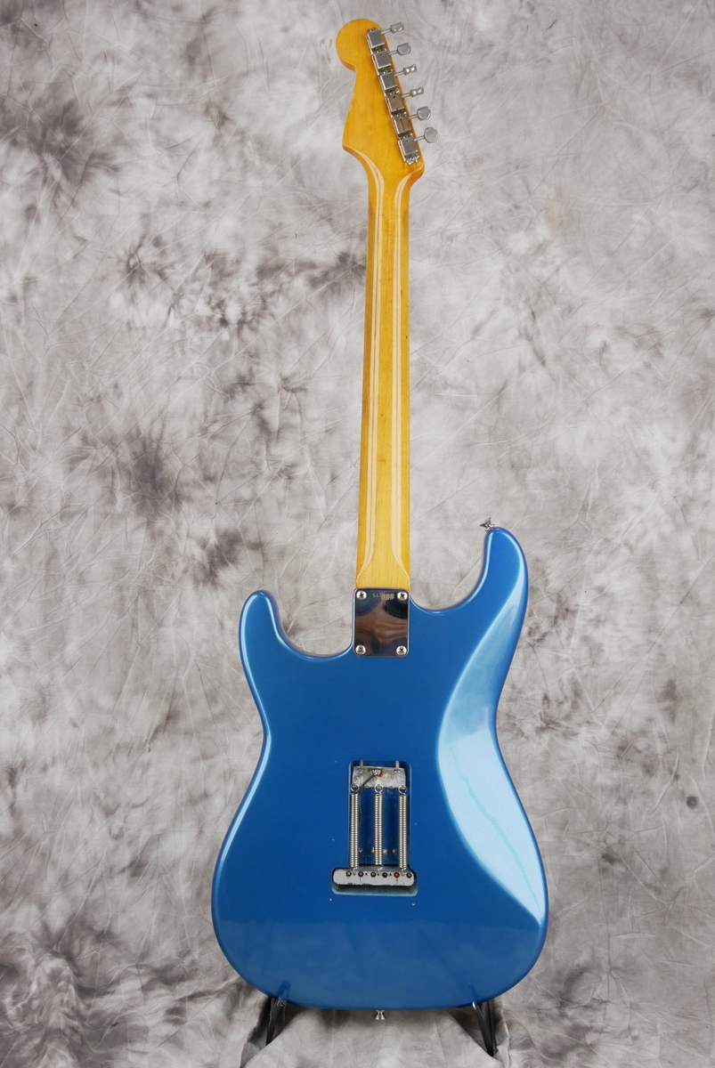 img/vintage/4948/Fender_Stratocaster_lake_placid_blue_refinish_1960-002.JPG