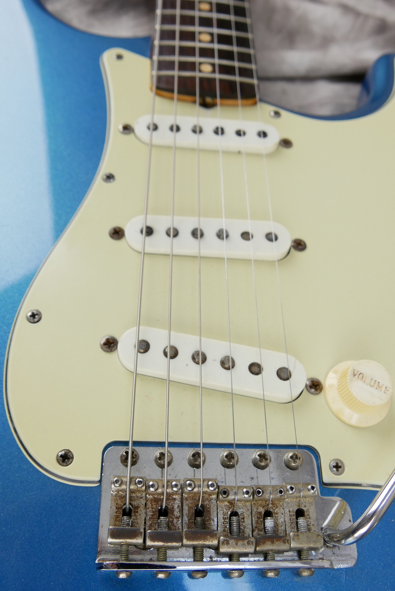 img/vintage/4948/Fender_Stratocaster_lake_placid_blue_refinish_1960-014.JPG