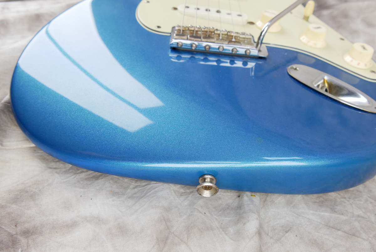 img/vintage/4948/Fender_Stratocaster_lake_placid_blue_refinish_1960-015.JPG