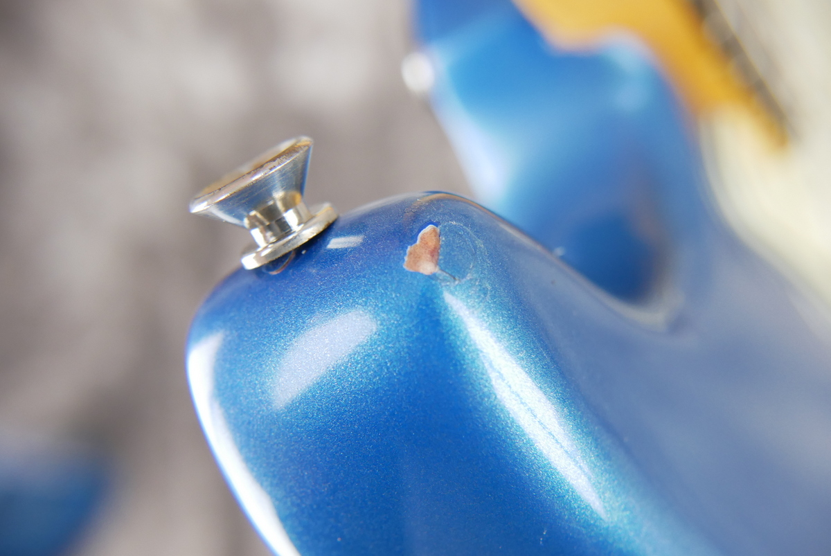 img/vintage/4948/Fender_Stratocaster_lake_placid_blue_refinish_1960-024.JPG