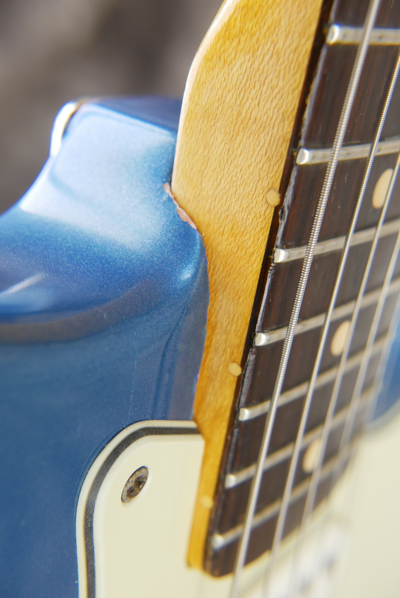 img/vintage/4948/Fender_Stratocaster_lake_placid_blue_refinish_1960-025.JPG