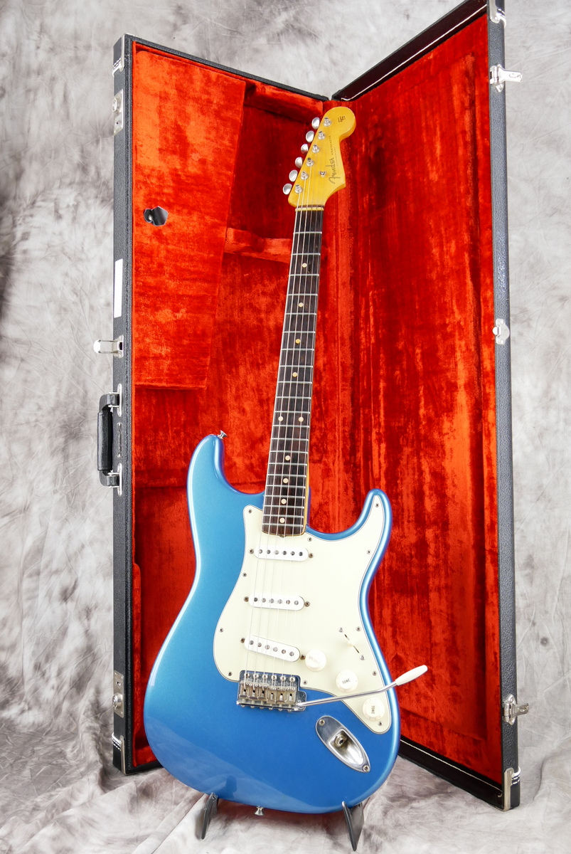 img/vintage/4948/Fender_Stratocaster_lake_placid_blue_refinish_1960-026.JPG