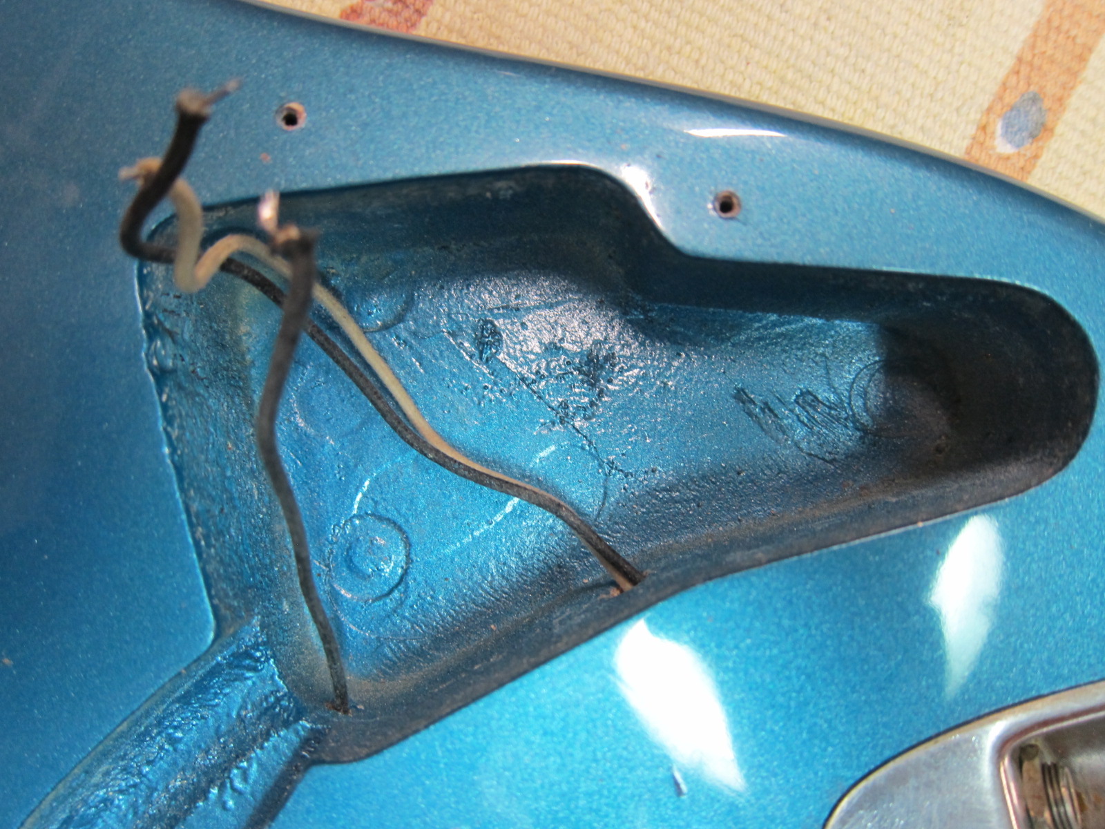 Fender_Stratocaster_lake_placid_blue_refinish_1960-035.JPG