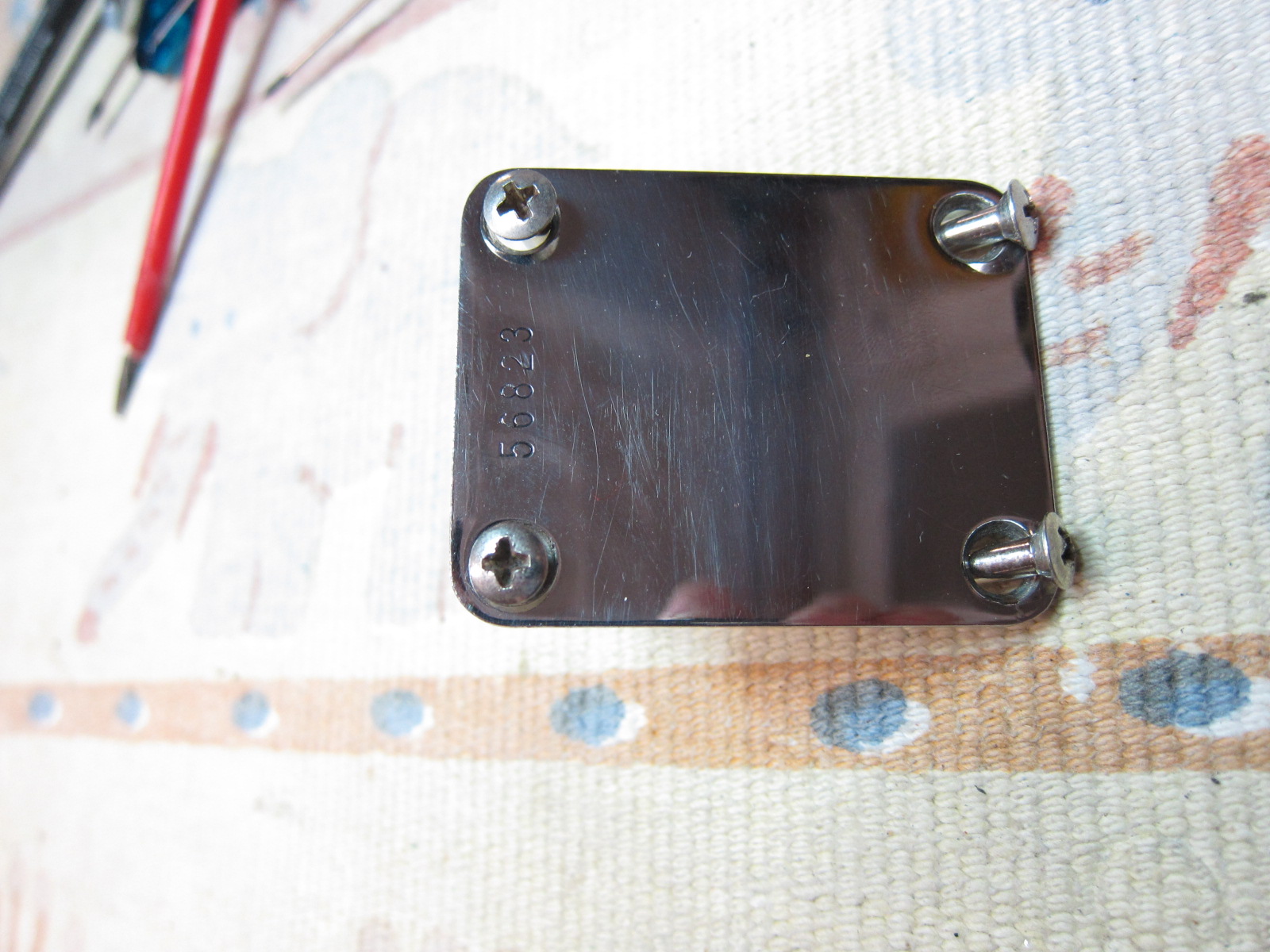 img/vintage/4948/Fender_Stratocaster_lake_placid_blue_refinish_1960-037.JPG
