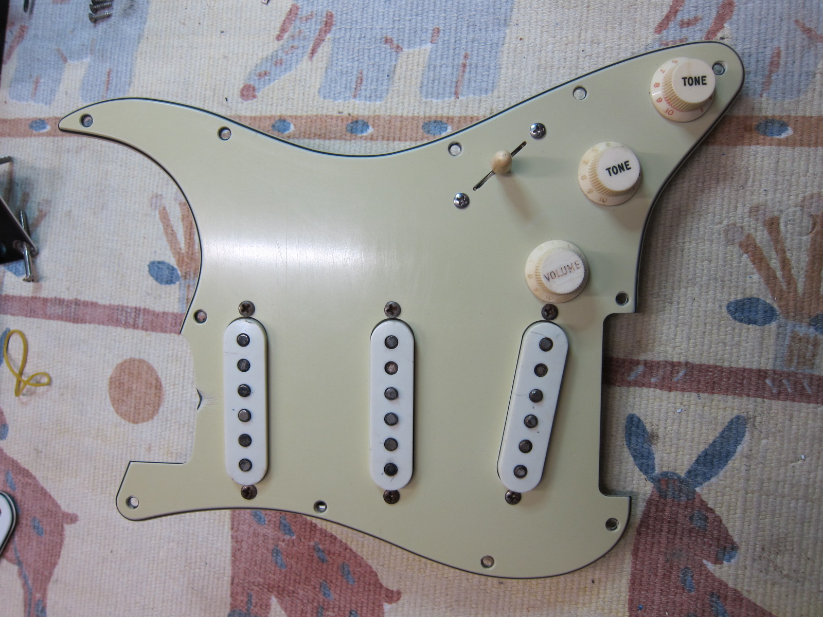 img/vintage/4948/Fender_Stratocaster_lake_placid_blue_refinish_1960-039.JPG