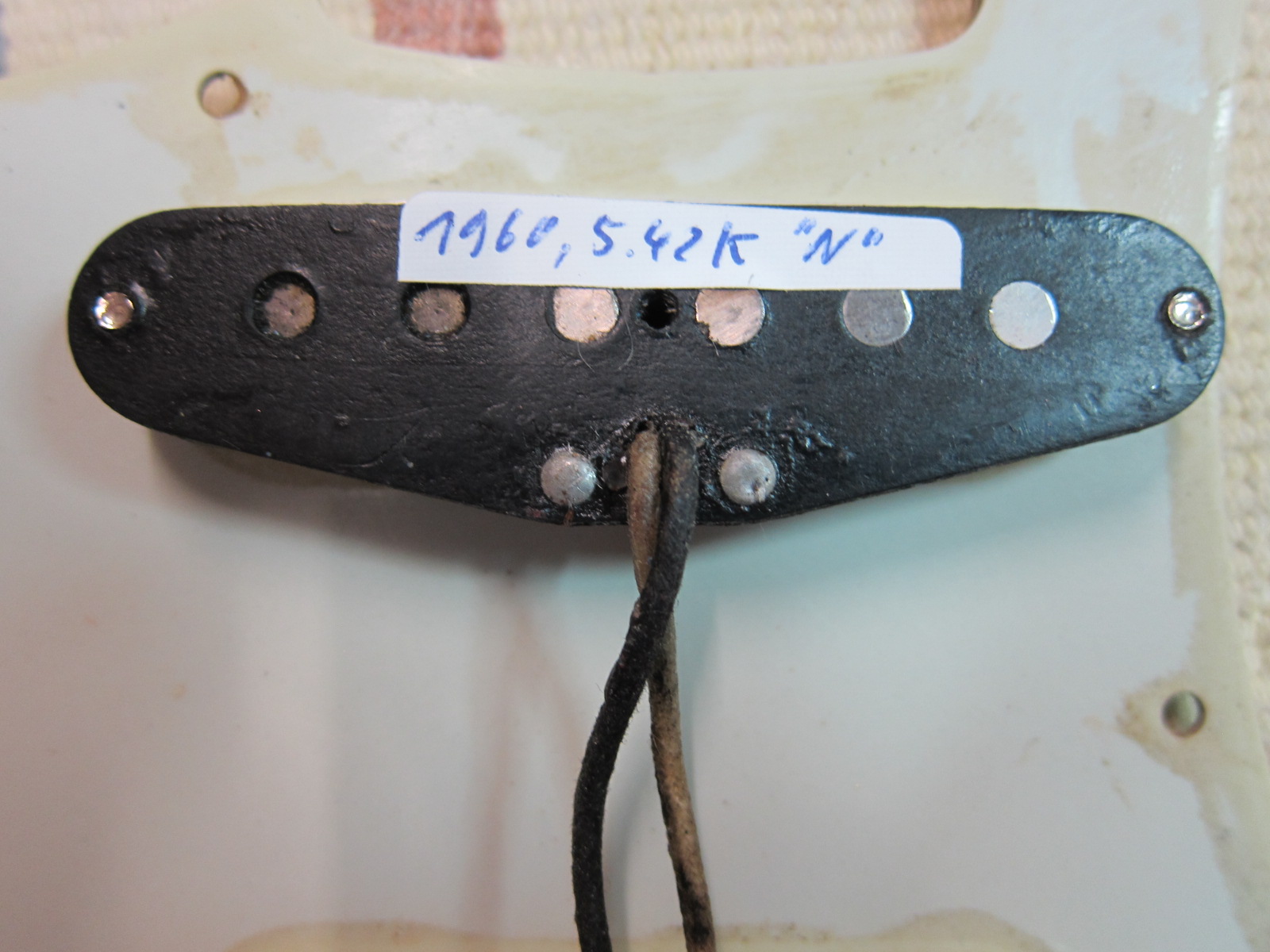 img/vintage/4948/Fender_Stratocaster_lake_placid_blue_refinish_1960-047.JPG