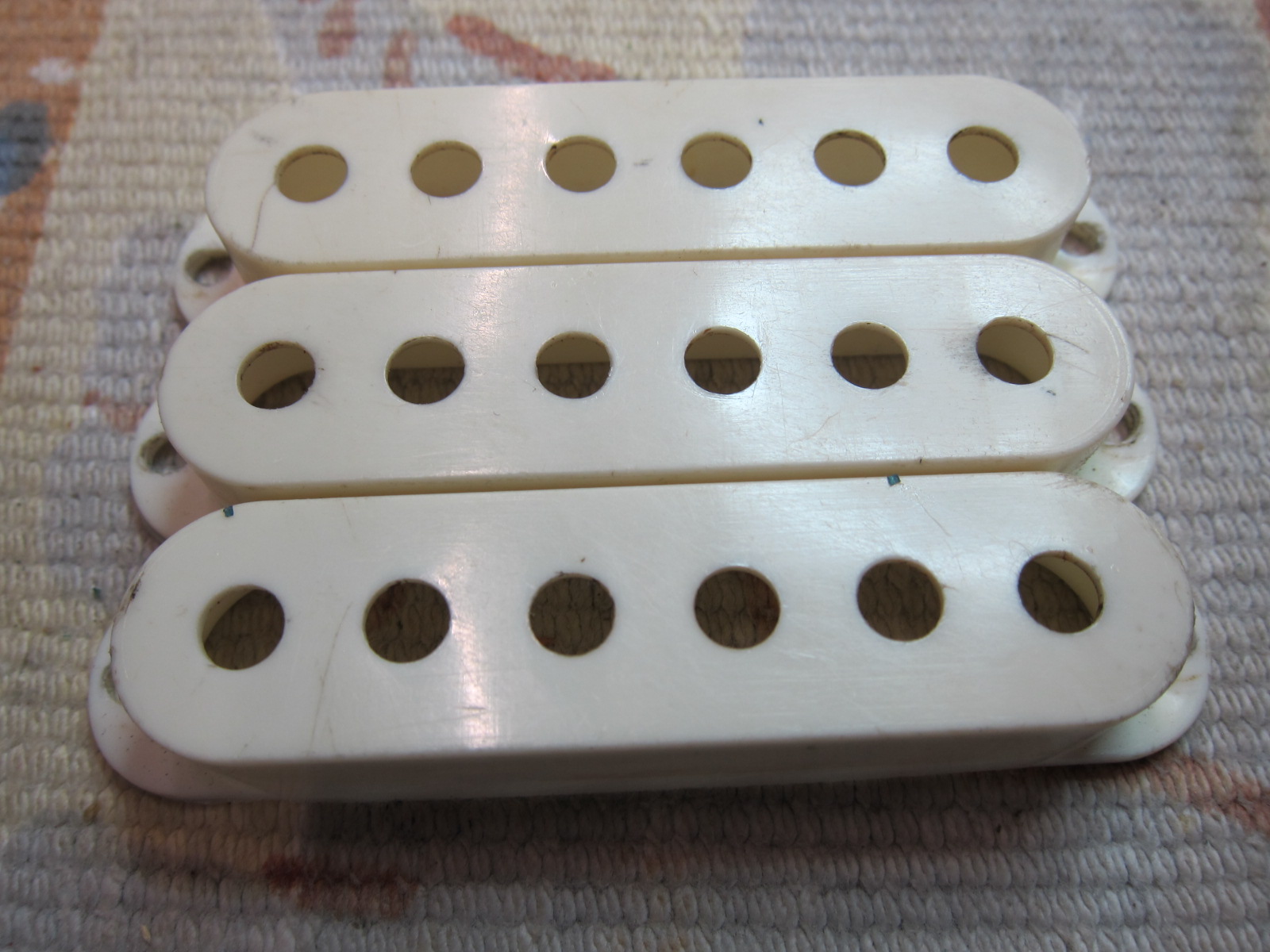 img/vintage/4948/Fender_Stratocaster_lake_placid_blue_refinish_1960-050.JPG
