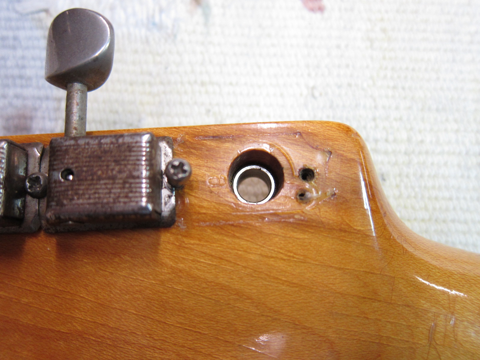 img/vintage/4948/Fender_Stratocaster_lake_placid_blue_refinish_1960-057.JPG