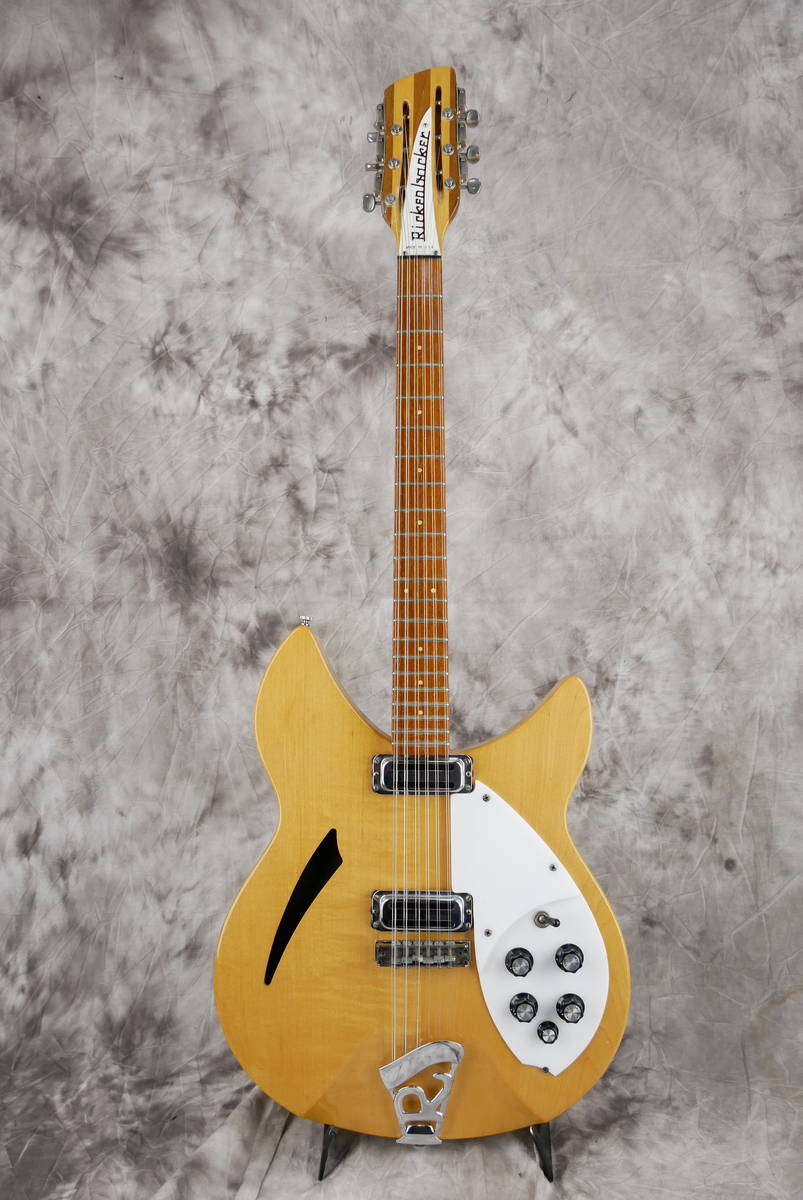 Rickenbacker_330_maple_glo_1966-001.JPG