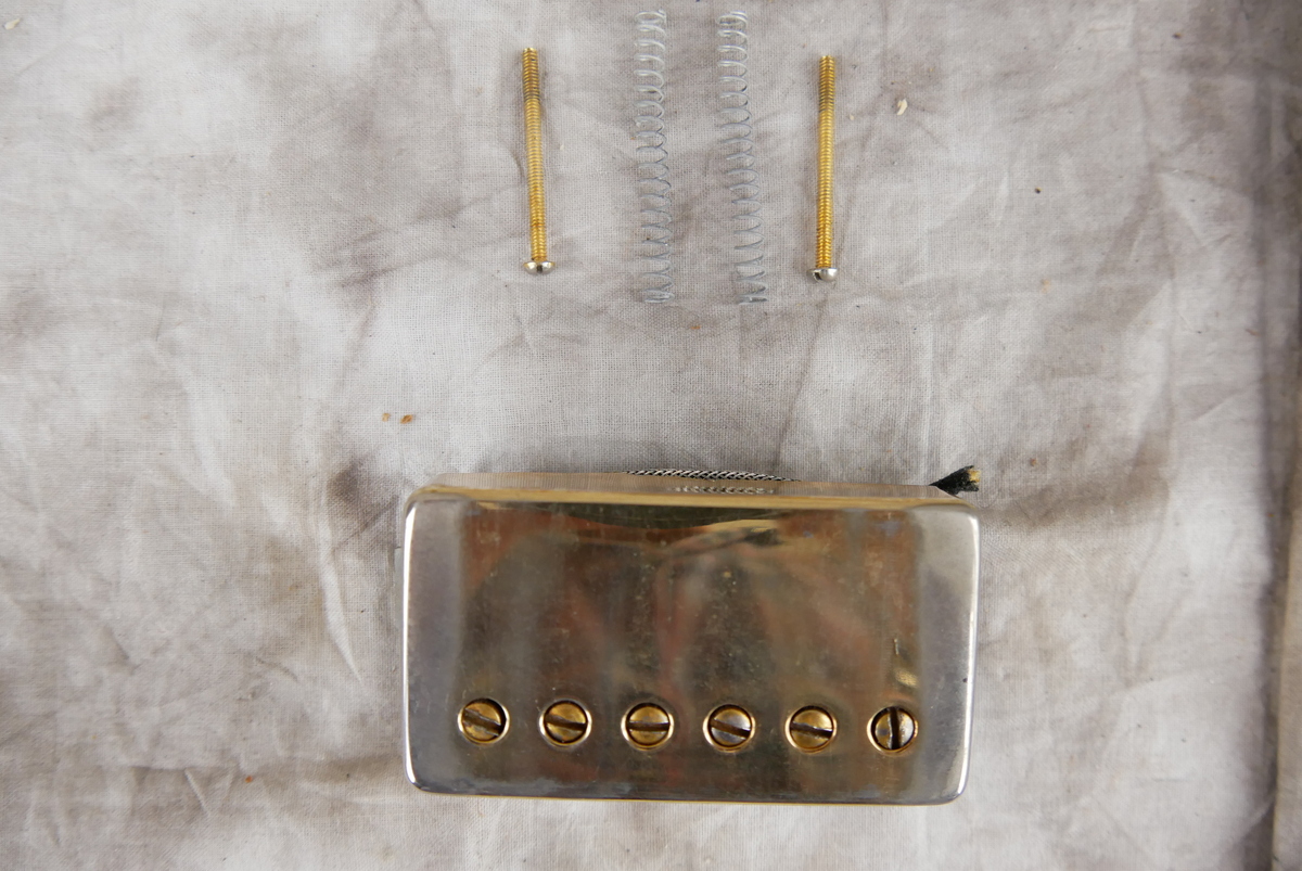 img/vintage/4951/Gibson_PAF_Humbucker_Middle_gold_1961-002.JPG