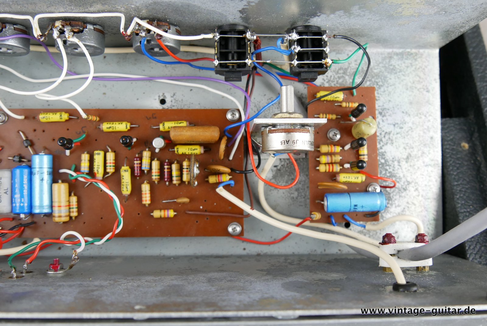 Marshall-Reverb-Fuzz-Unit-2021-1969-009.JPG