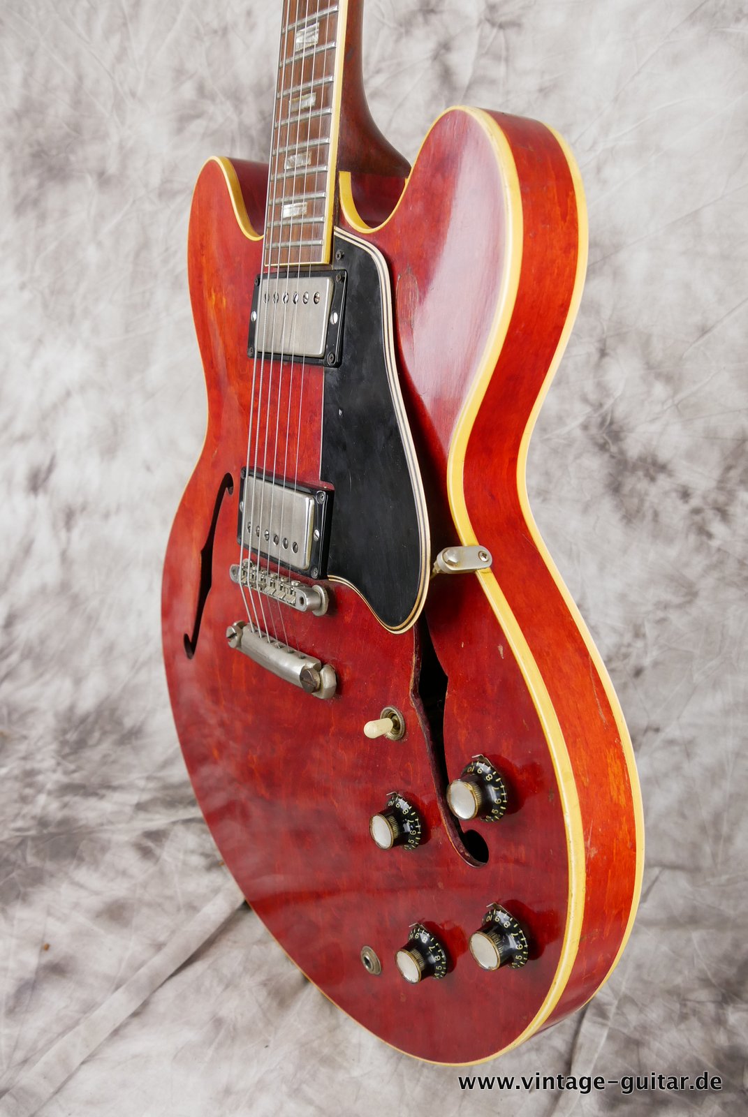 img/vintage/4957/Gibson_ES-335-TDC-1964-like-Eric-Claptons-007.JPG