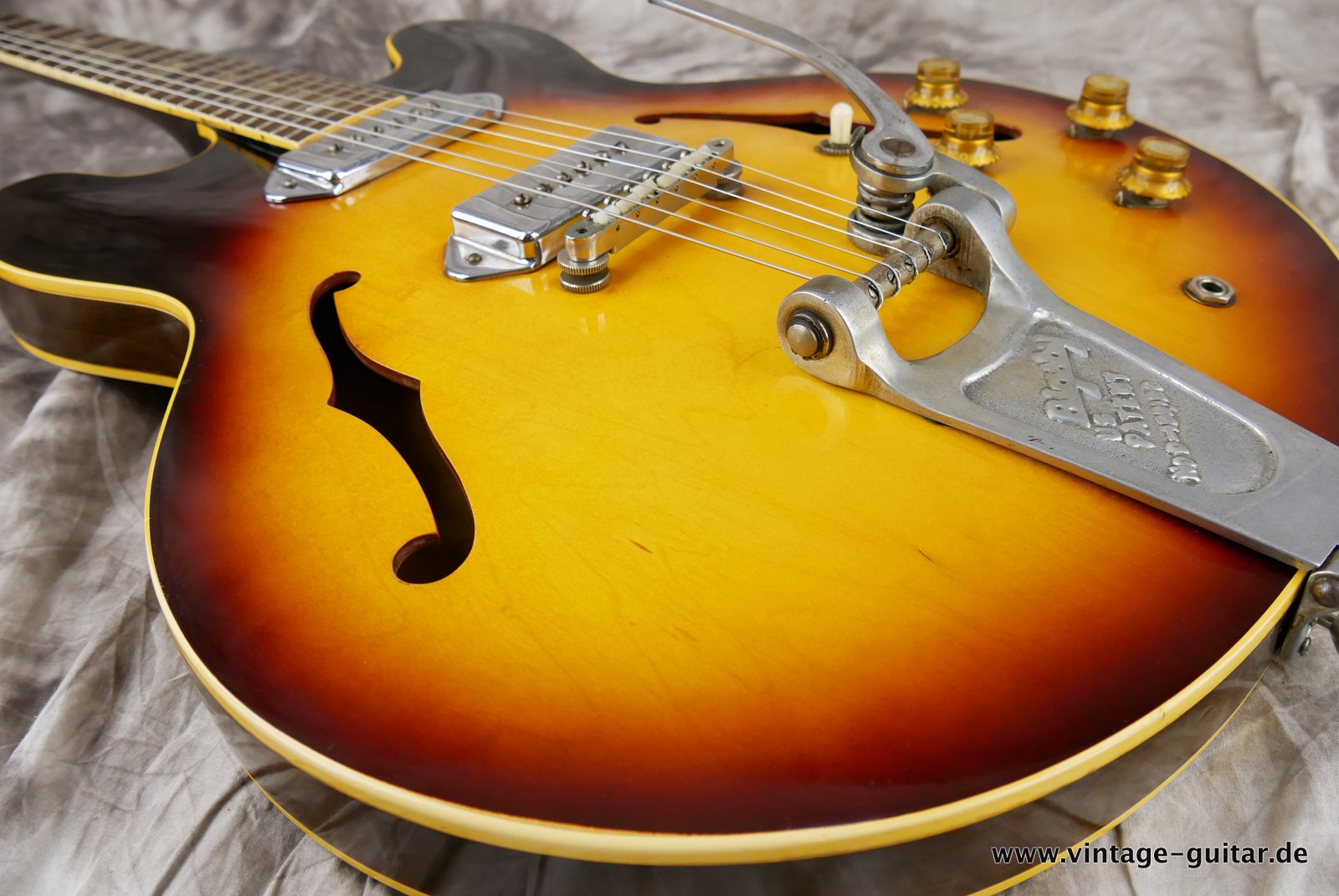 img/vintage/4961/Gibson-ES-330-TD-1963-sunburst-019.JPG