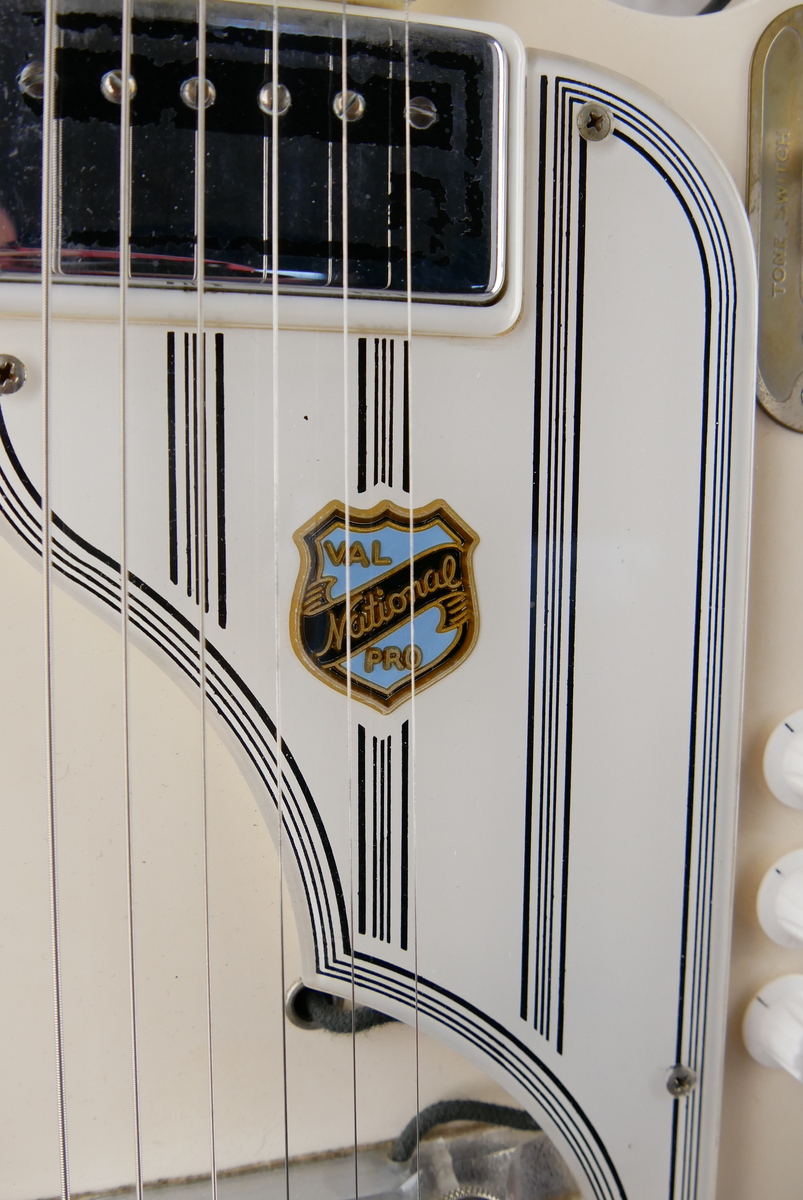img/vintage/4969/National_Newport_84_Reso_glass_white_1962-013.JPG