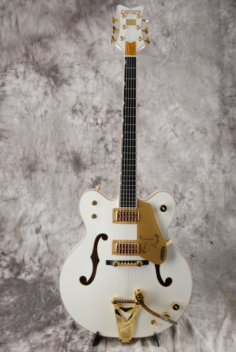 Gretsch_G6136_DC_White_Falcon_Japan_2011-001.JPG