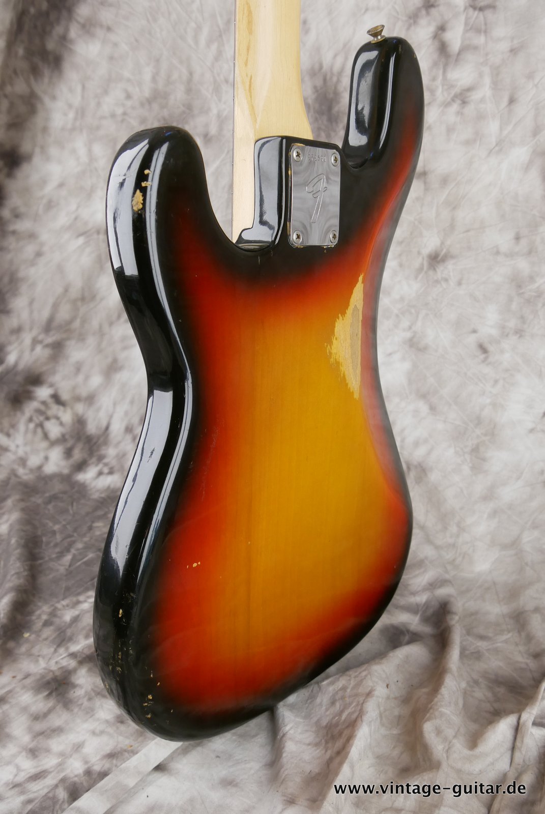 img/vintage/4985/Fender-Precision-Bass-sunburst-1969-007.JPG