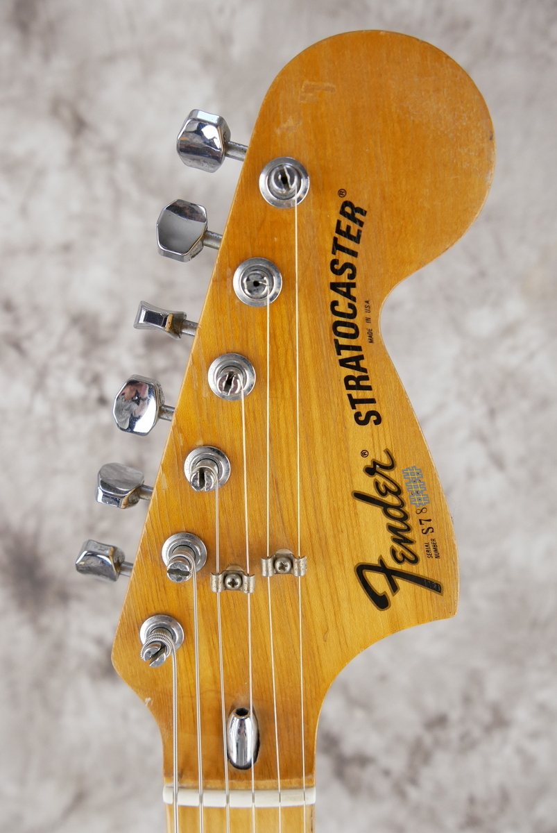 img/vintage/4988/Fender_Stratocaster_black_plastic_parts_olympic_white_1977-009.JPG
