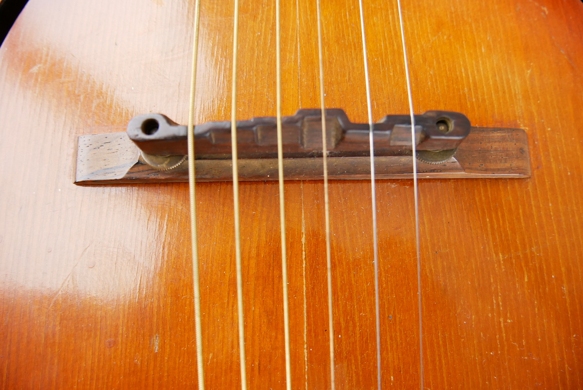 Gibson_L_50_16_inch_sunburst_1939-014.JPG