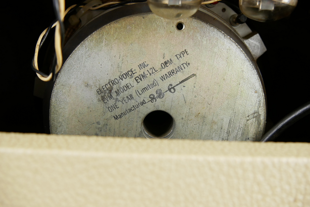 img/vintage/5002/Mesa_Boogie_Mark_IIa_white_tolex_1979-010.JPG