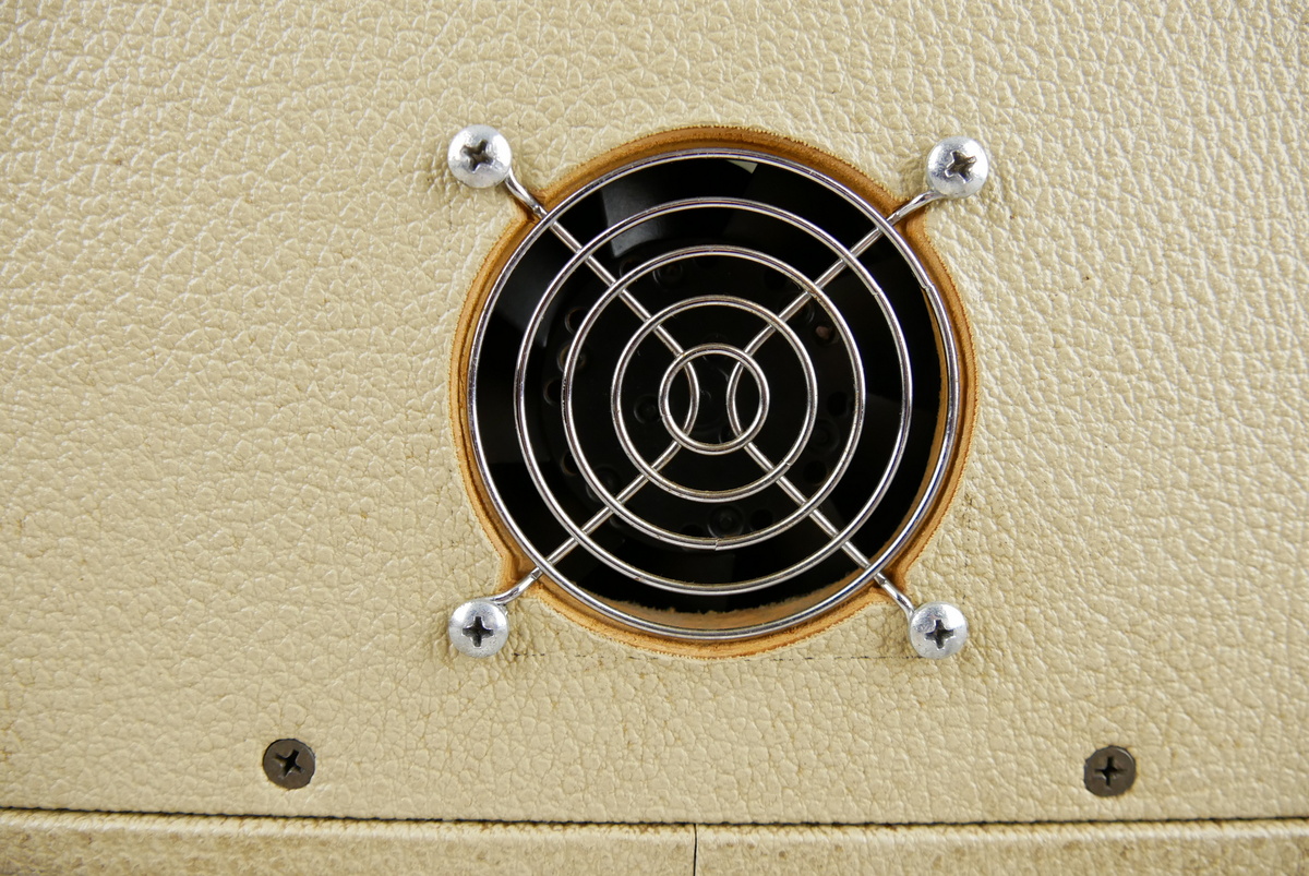 img/vintage/5002/Mesa_Boogie_Mark_IIa_white_tolex_1979-011.JPG