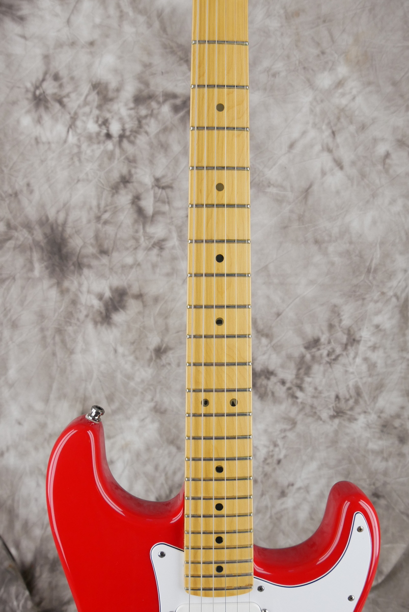 img/vintage/5004/Fender_Stratocaster_US_Standard_hot_rod_red_2001-011.JPG