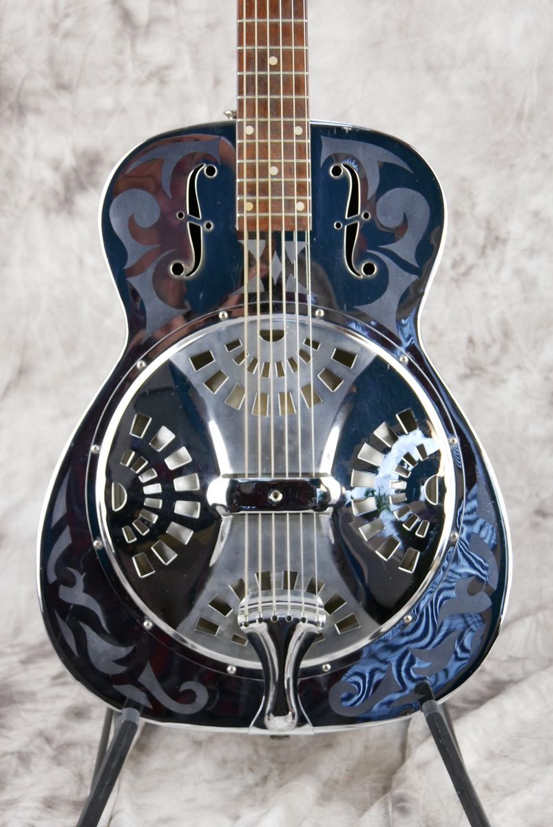 Dobro_33_D_Metal_body_swirl_motives_round_neck_1976-003.JPG